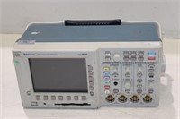 TEKTRONIX TDS3054 DIGITAL OSCILLOSCOPE