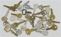 Lot of Vintage Keys