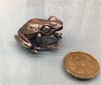800 stamped silver frog