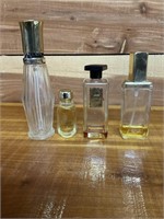 SELECTION OF VINTAGE PERFUME BOTTLES