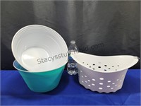 Plastic Bowls & Caddy