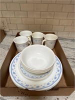 Corelle by Corning set of 4 missing 1 sandwich