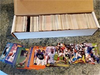 Lot of 900 Football Cards Mix 80s-90s