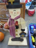 large wood snowman display great condition