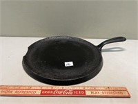 ANTIQUE CAST IIRON STOVETOP SKILLET