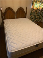 BROYHILL FULL OR QUEEN BED MCM MATTRESS INCLUDED