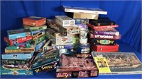 PUZZLES & BOARD GAMES LOT