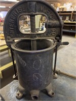 Cast iron press and handle
