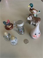 Figurines / Salt Pepper Shakers
