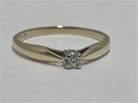 10 kt Gold Diamond Solitaire Ring Size 7
