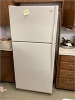 Whirlpool refrigerator 31 x 30 x 66 tall works a