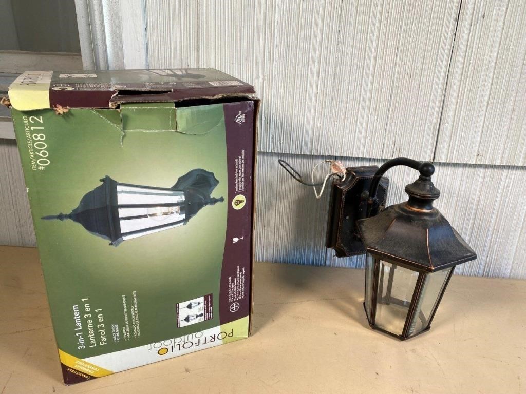 2pcs- unmatched porch lights