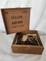 Skillern Fancy Tails Box with Polished Rocks