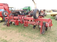 CIH 183 8R38" Cultivator #C097380