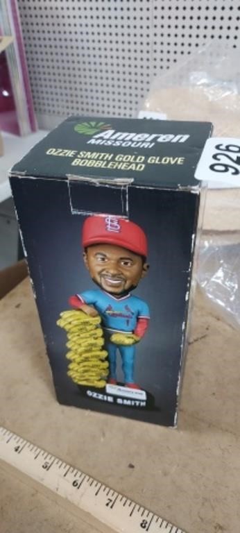 OZZIE SMITH GOLD GLOVE BOBBLE HEAD