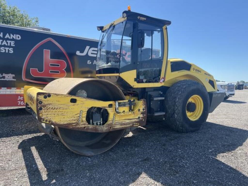 2017 Bomag BW211D Single Drum Roller