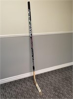 Titan 9900 signé Mike Bossy Bâton de hockey gauche
