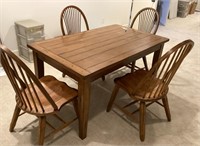 60" Kitchen table and 2+2 chairs