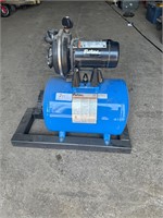 Flotec water pump and tank mounted on squaretubing
