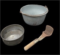 Vintage Granite Cooker, Spatula & Cake Pan