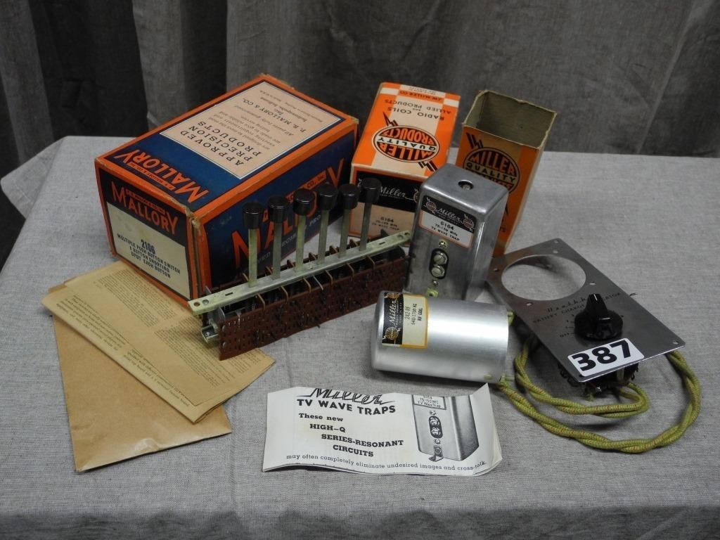 Assorted Vintage Electronics