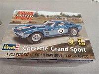 Revell Corvette Grand Sport model kit. 1/25th