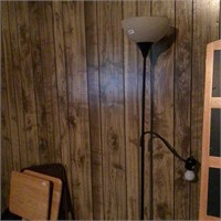 Pole lamp