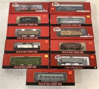 11 HO Atlas Train Cars