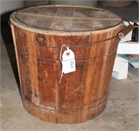 WOOD PAIL WITH COVER
