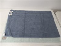 (2)Wamsutta TubMat Towel 22" x 34", Various