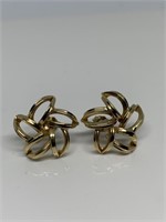 14K GOLD EARRINGS 2.2g