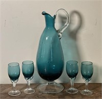 Mid century pitcher with 4 cups