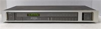 Pioneer TX-950 AM/FM Digital Synthesized Tuner.