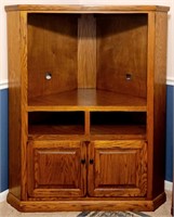 OAK CORNER TELEVISION CABINET ENTERTAINMENT CENTER