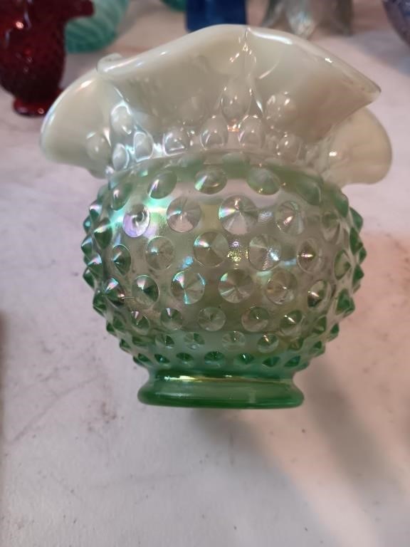 Fenton lime green vase 5 x 4