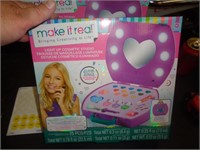 KIDS MAKEUP KIT