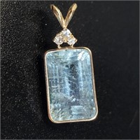 $1600 14K  Aquamarine(8.5ct) Diamond(0.03ct) Penda