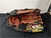 NEW Wilson baseball glove