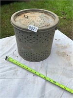 Vintage Metal Minnow Bucket