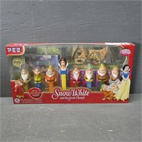 Snow White and the 7 Dwarfs PEZ Dispenser Set