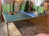 PING PONG TABLE WITH PADDLES & ACCESSORIES