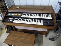 HAMMOND  ORGAN AND BENCH, PLAYS GOOD