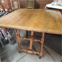 OAK DROP LEAF TABLE. 36" SQUR TOP X 29" H. VERY