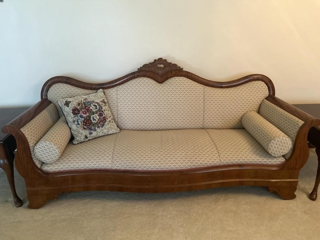 Antique sofa in great shape 84x29x36