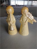 2 angel figurines