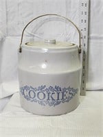 Vtg Monmouth Stoneware Crock Cookie Jar