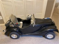 CHILDS VINTAGE ROADSTER-TYPE CAR WITH