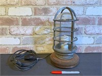 INDUSTRIAL STYLE TABLE LAMP-WORKING