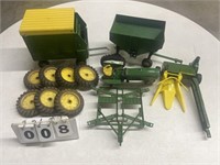 1/16 Scale John Deere Toys & Parts
