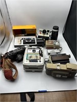 Assorted vintage cameras